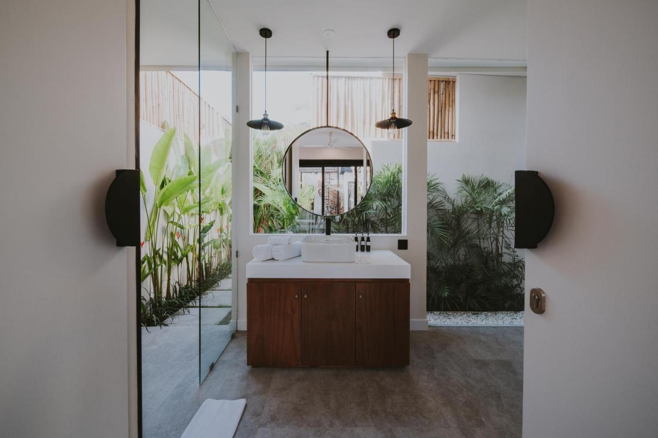 New 4 Bedroom 5 Min Walk To Berawa Beach Enclosed Livng Canggu  Exterior photo