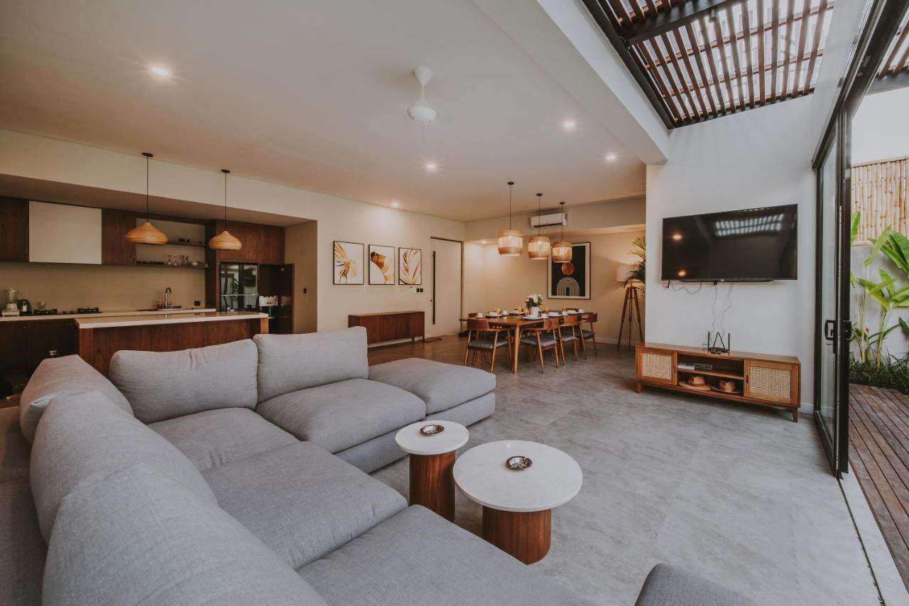 New 4 Bedroom 5 Min Walk To Berawa Beach Enclosed Livng Canggu  Exterior photo
